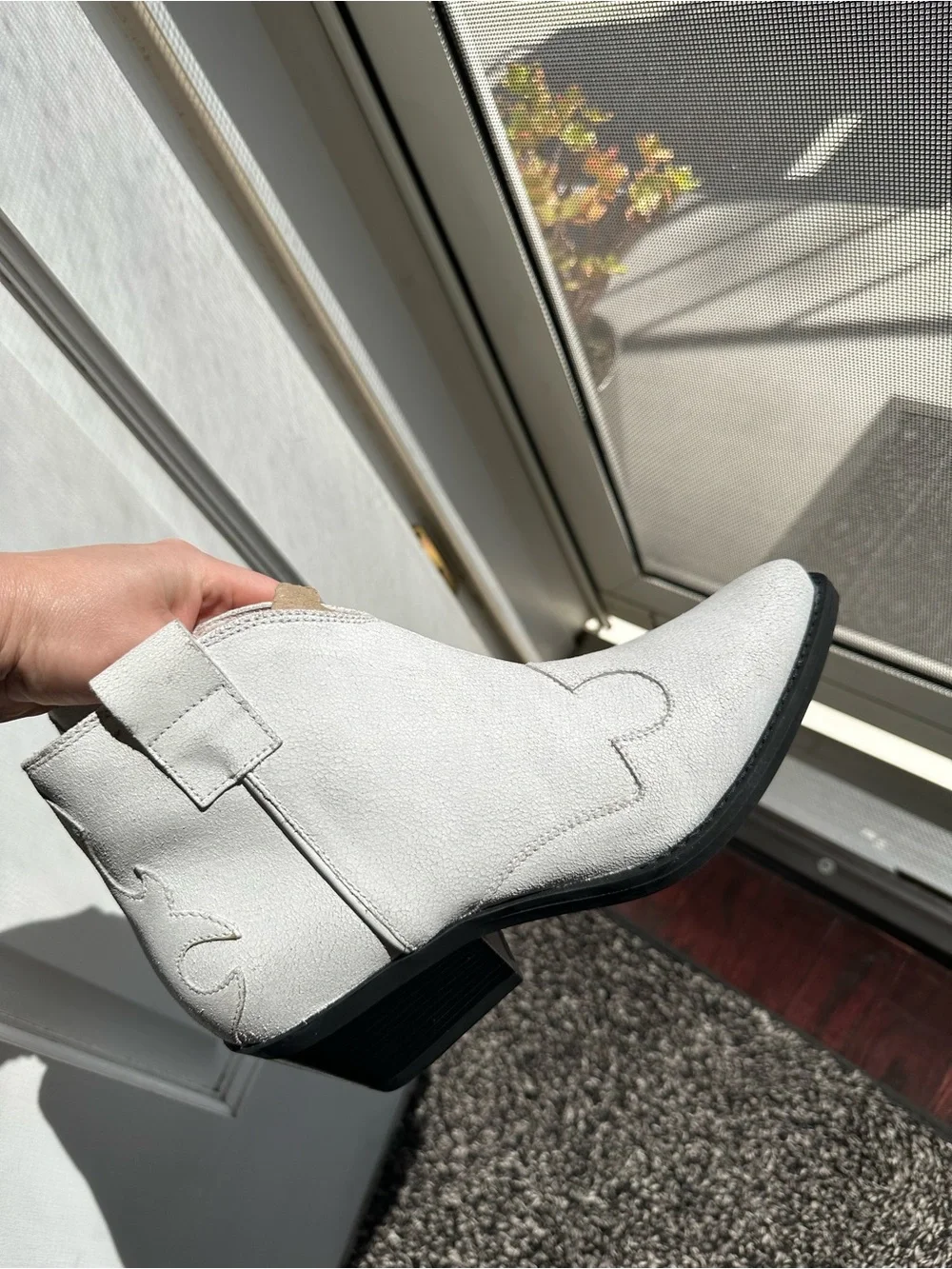 NWT Janet & Janet size 8 White Suede Ankle Booties with Side Zip